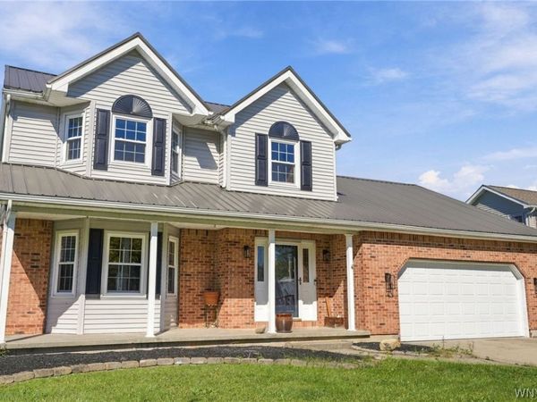 116 Michaels Walk , Lancaster, NY 14086