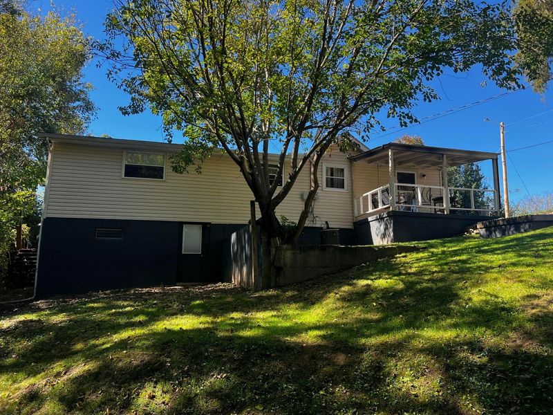 7087 Iris Drive, Grove City, OH 43123 Photo 2