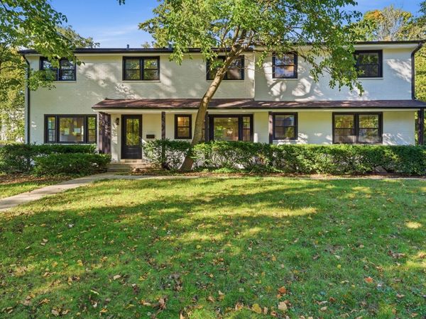 542 E Prospect Avenue , Lake Bluff, IL 60044