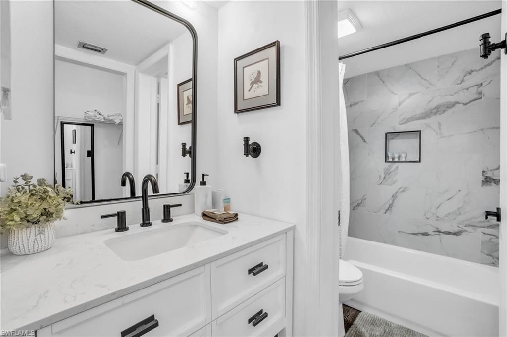 600 Neapolitan Way, Unit 353, Naples, FL 34103 Photo