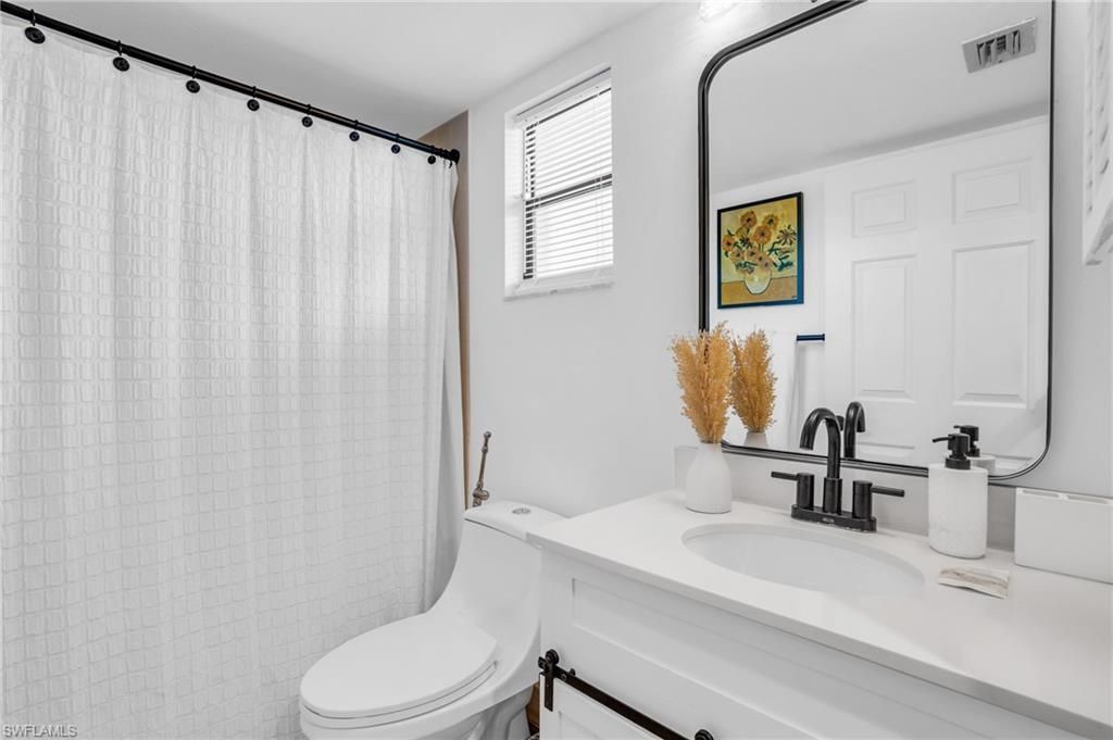 600 Neapolitan Way, Unit 353, Naples, FL 34103 Photo