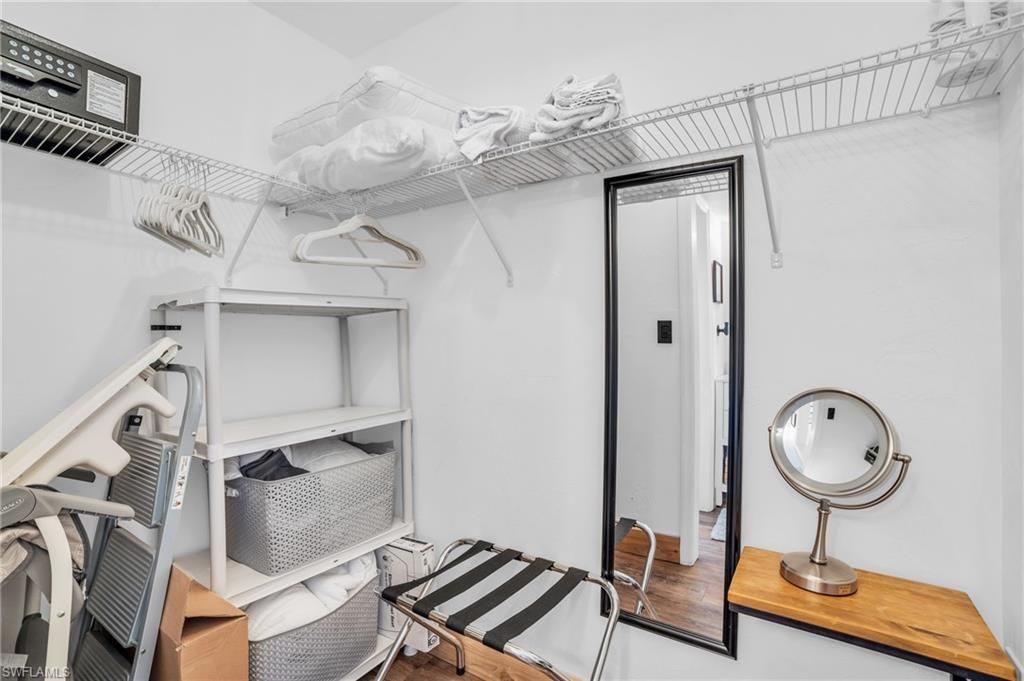 600 Neapolitan Way, Unit 353, Naples, FL 34103 Photo