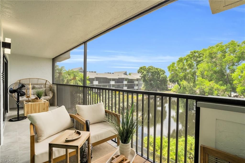 600 Neapolitan Way, Unit 353, Naples, FL 34103 Photo