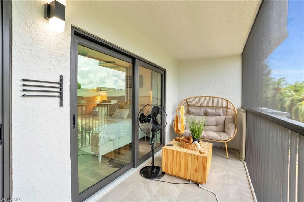 600 Neapolitan Way, Unit 353, Naples, FL 34103 Photo