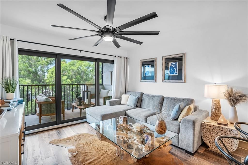 600 Neapolitan Way, Unit 353, Naples, FL 34103 Photo