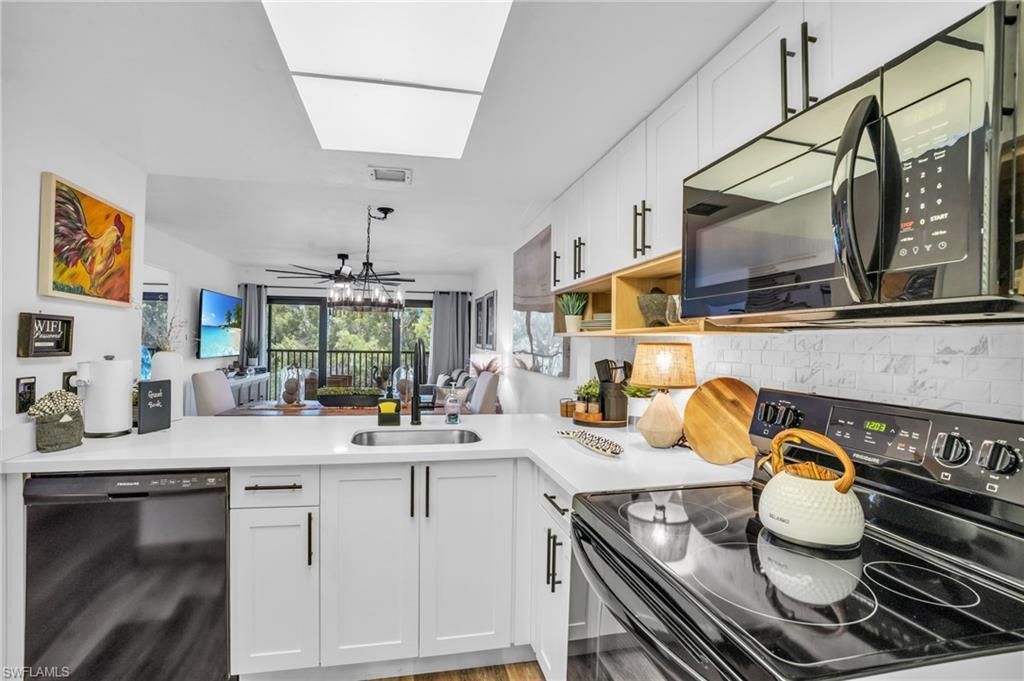 600 Neapolitan Way, Unit 353, Naples, FL 34103 Photo