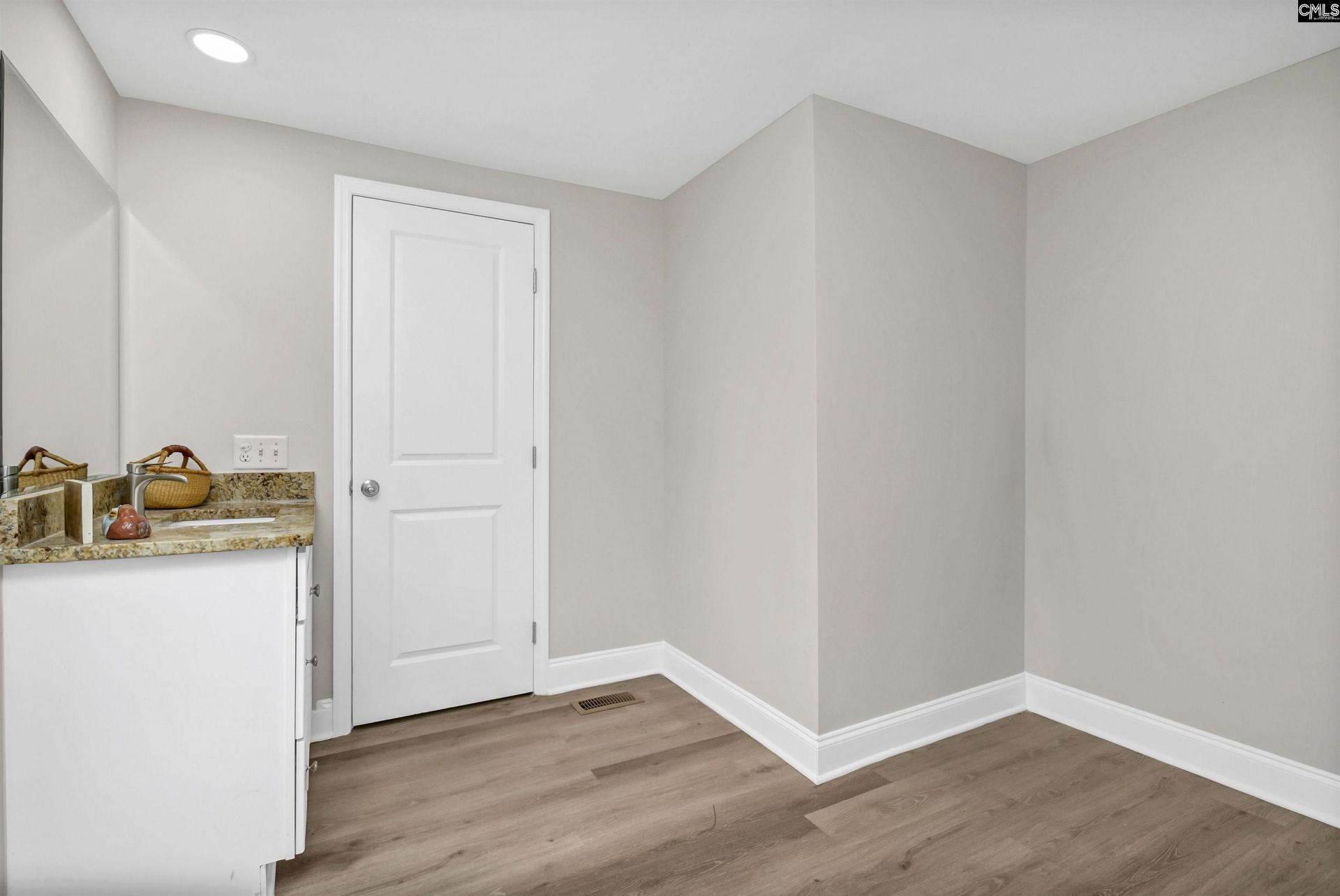 1731 Fort Jackson Road  Photo 32