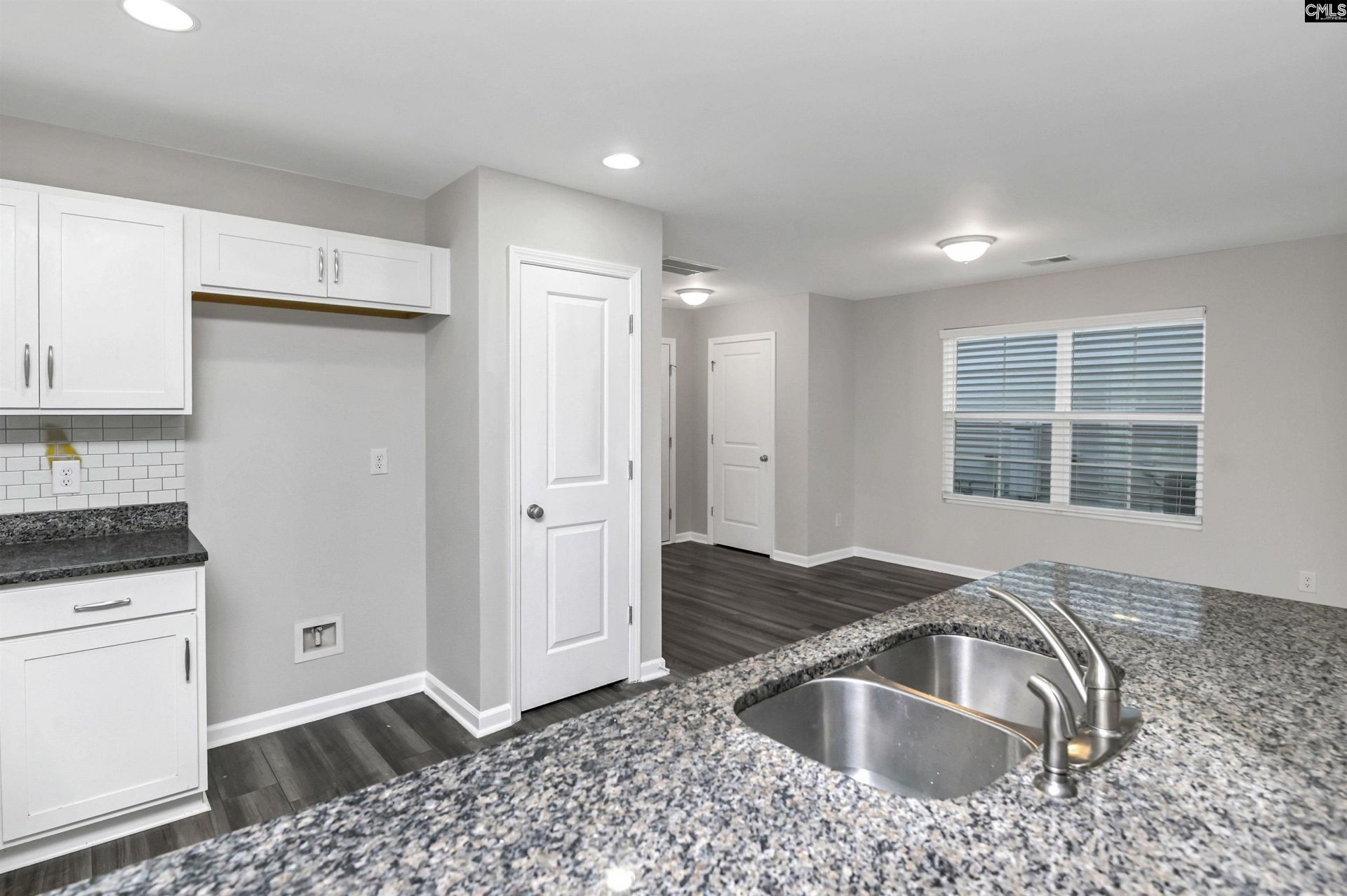 521 Kirkwall Court Photo 16