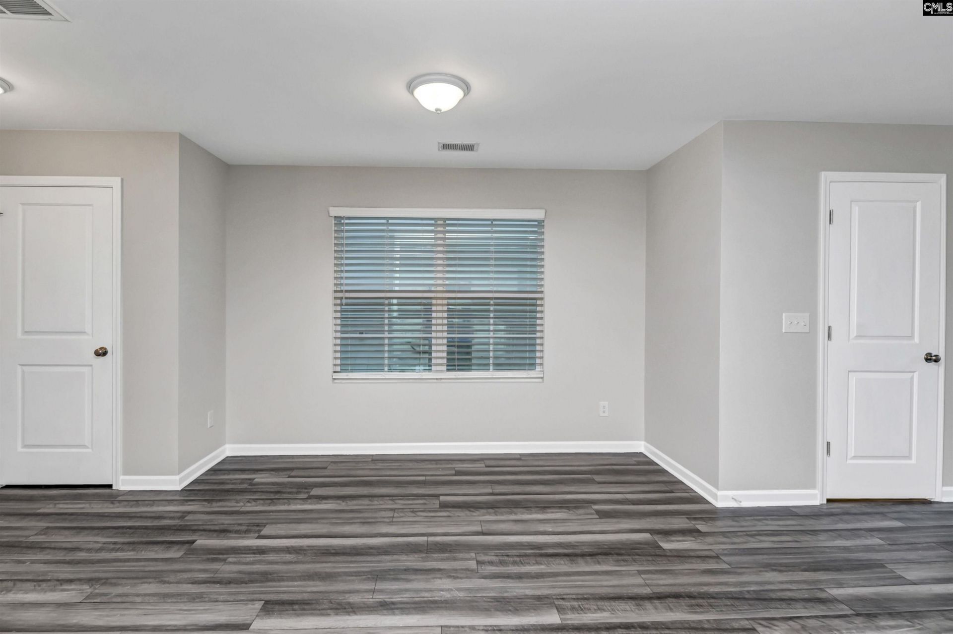 521 Kirkwall Court Photo 18