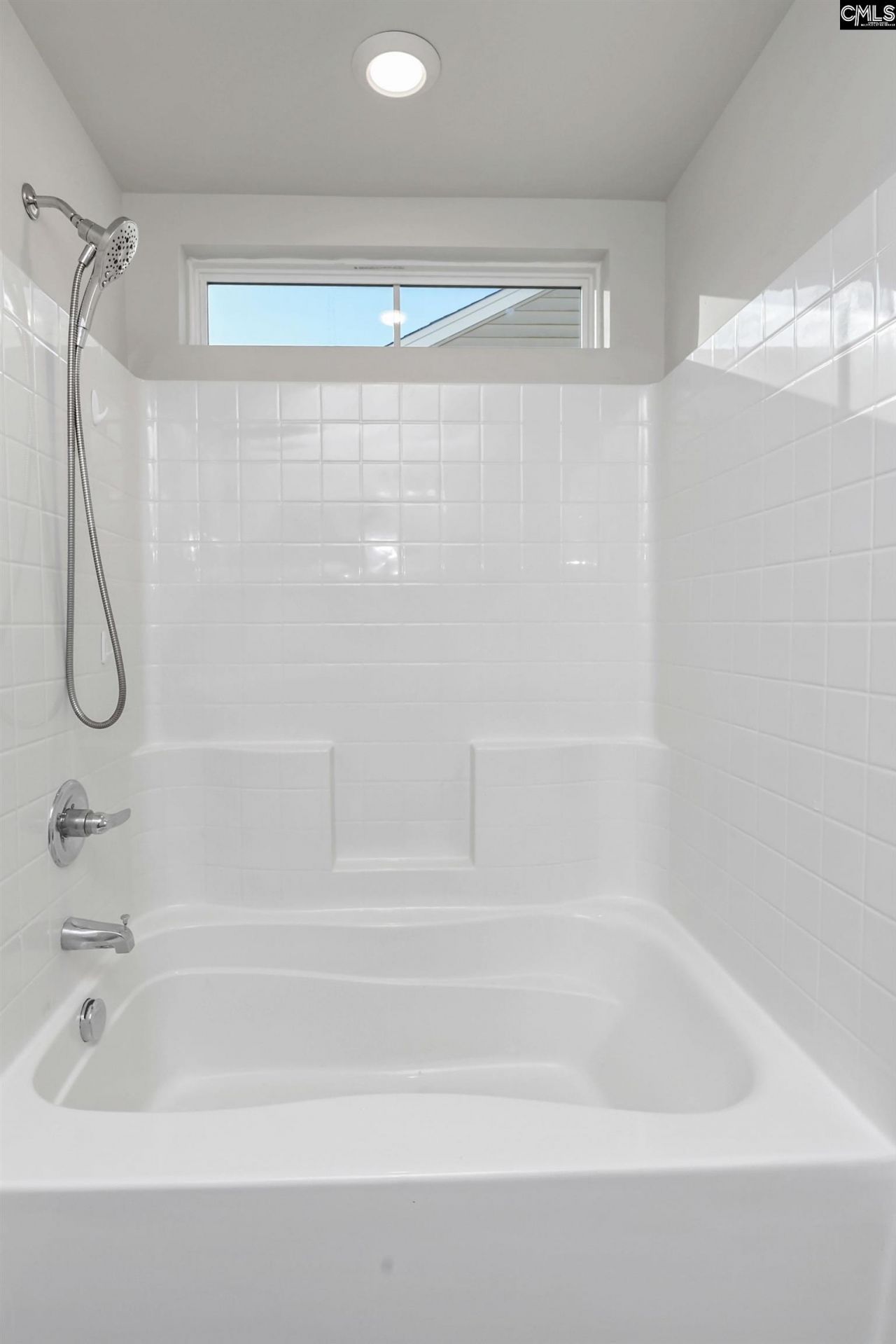 521 Kirkwall Court Photo 36