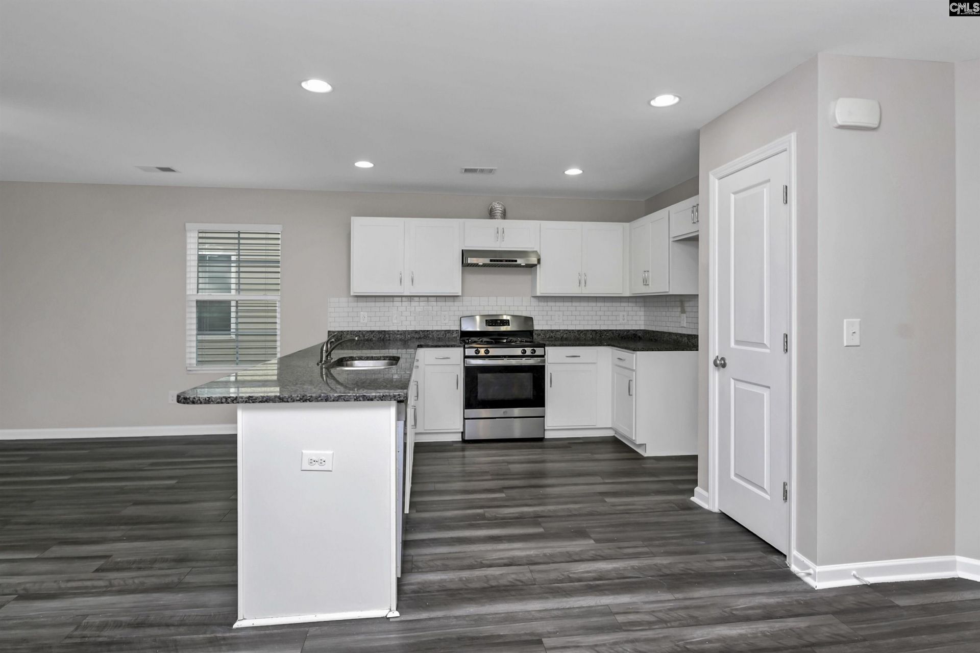 521 Kirkwall Court Photo 4