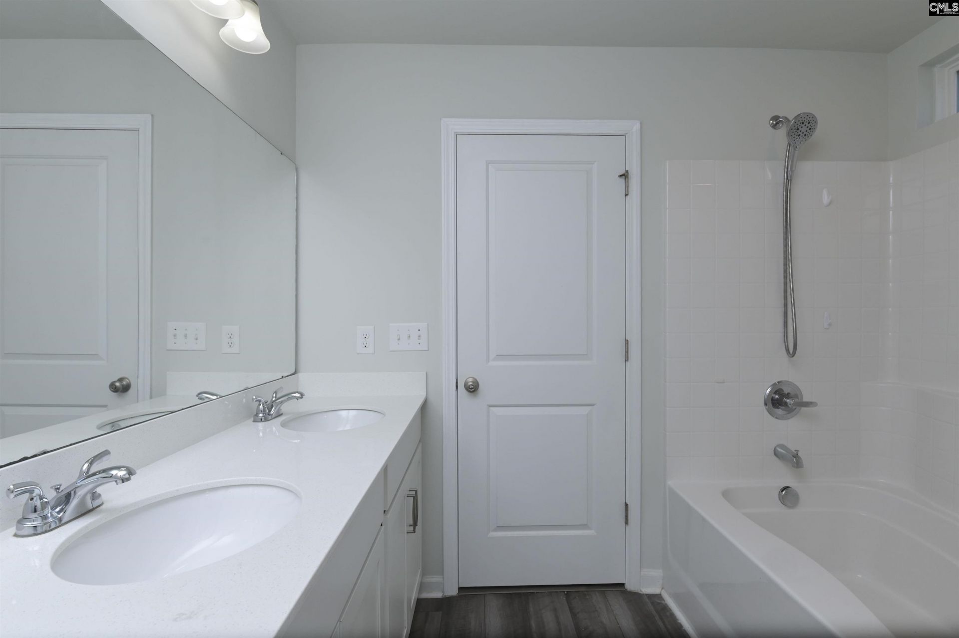521 Kirkwall Court Photo 40