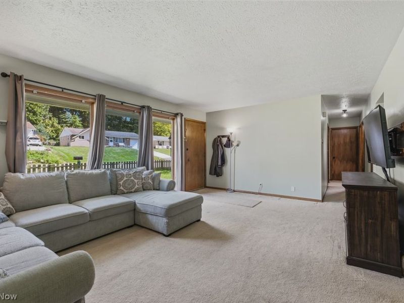 231 Manor Avenue NW, Canton, OH 44708 Photo 3