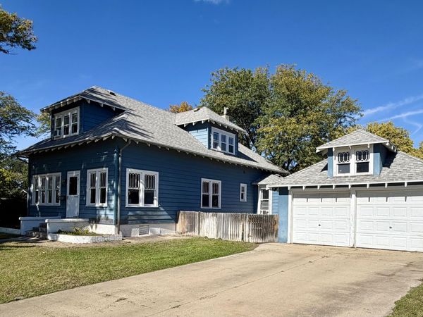 1002 E Capitol Avenue, Pierre, SD 57501