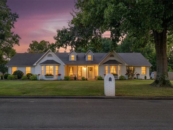 5400 W Dogwood Street , Rogers, AR 72758