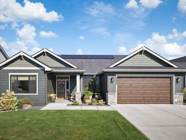 22935 E EDGEWATER Ln, Liberty Lake, WA 99019