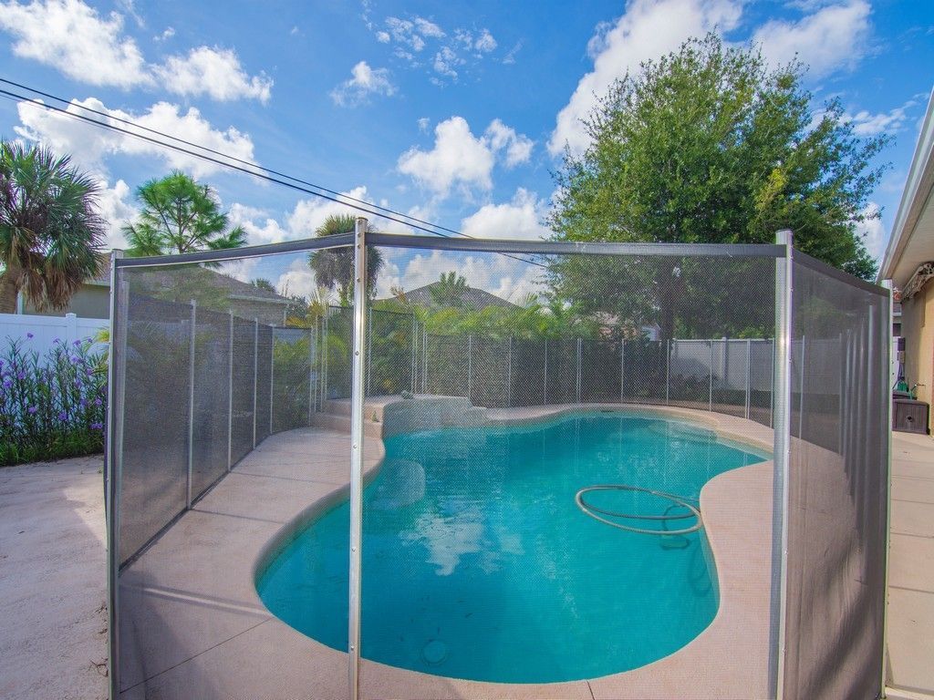 702 Atlantus Terrace , Sebastian, FL 32958 Photo