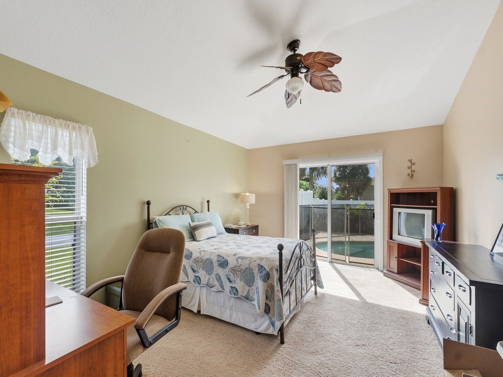 702 Atlantus Terrace , Sebastian, FL 32958 Photo