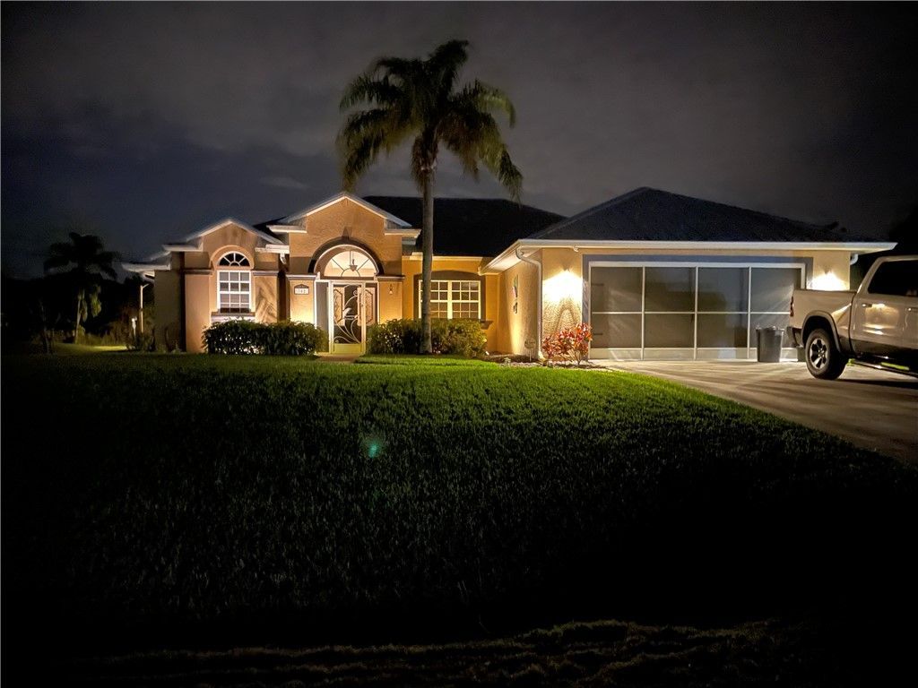 702 Atlantus Terrace , Sebastian, FL 32958 Photo