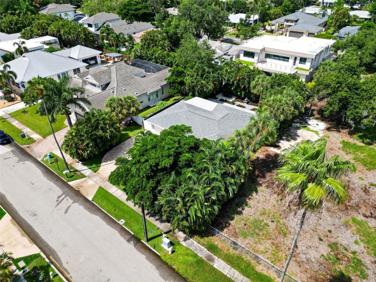 1965 Hibiscus Street, Sarasota, FL 34239 Photo