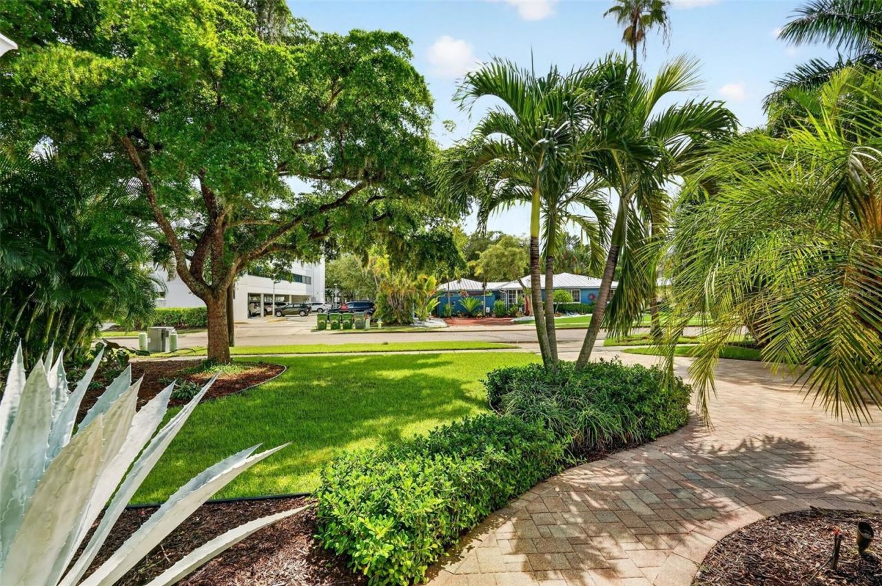 1965 Hibiscus Street, Sarasota, FL 34239 Photo