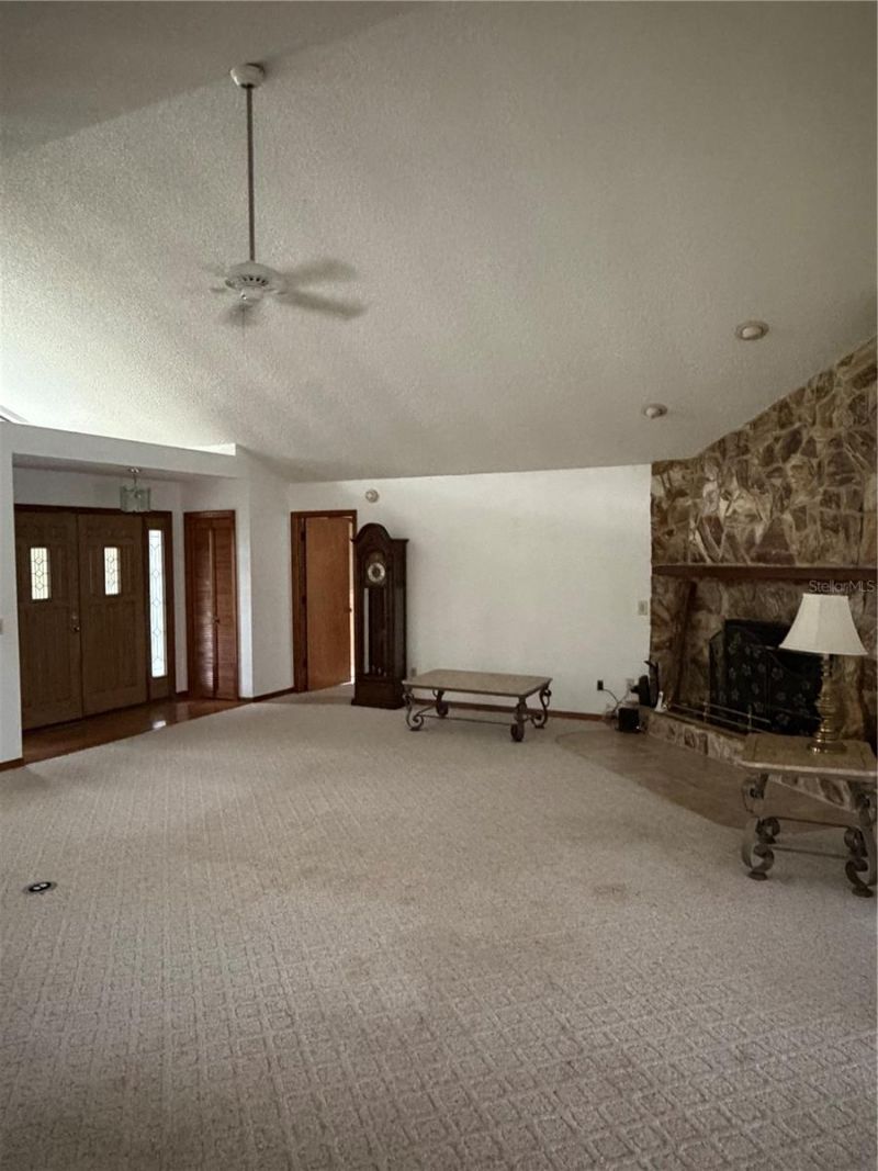 1077 SE 170th Court , Silver Springs, FL 34488 Photo