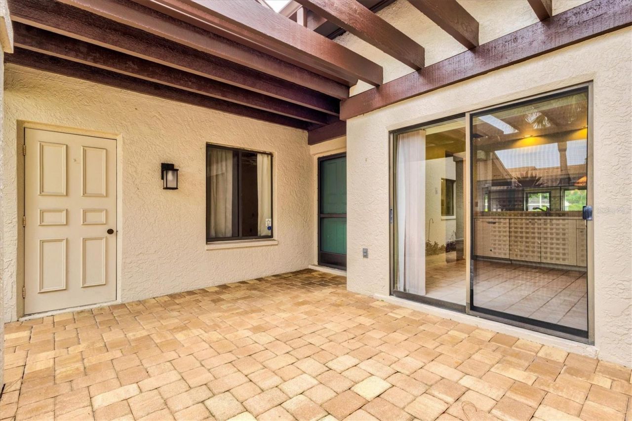 3118 Windrush Bourne, Unit 8, Sarasota, FL 34235 Photo