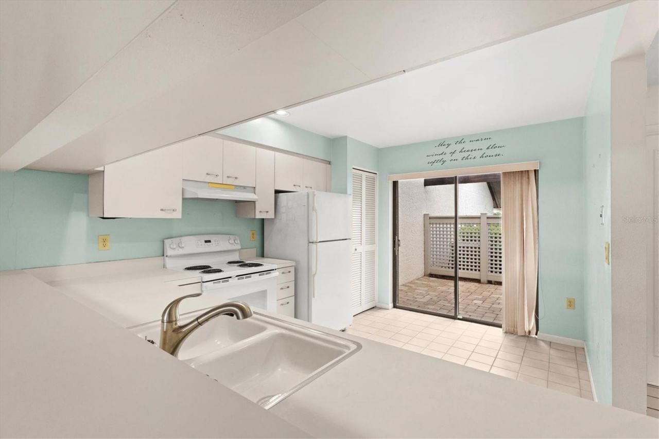 3118 Windrush Bourne, Unit 8, Sarasota, FL 34235 Photo