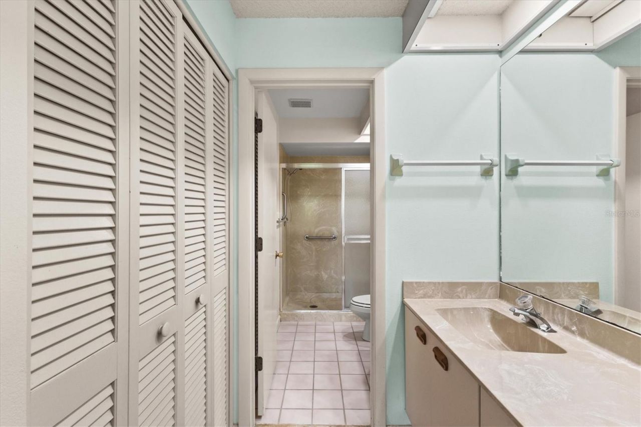 3118 Windrush Bourne, Unit 8, Sarasota, FL 34235 Photo