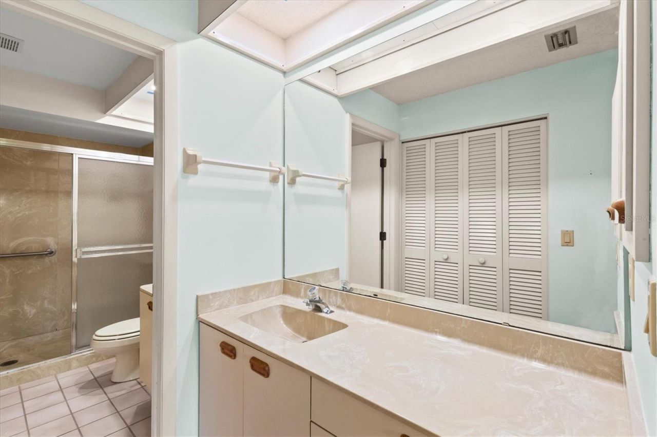 3118 Windrush Bourne, Unit 8, Sarasota, FL 34235 Photo