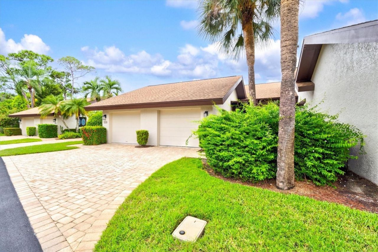 3118 Windrush Bourne, Unit 8, Sarasota, FL 34235 Photo