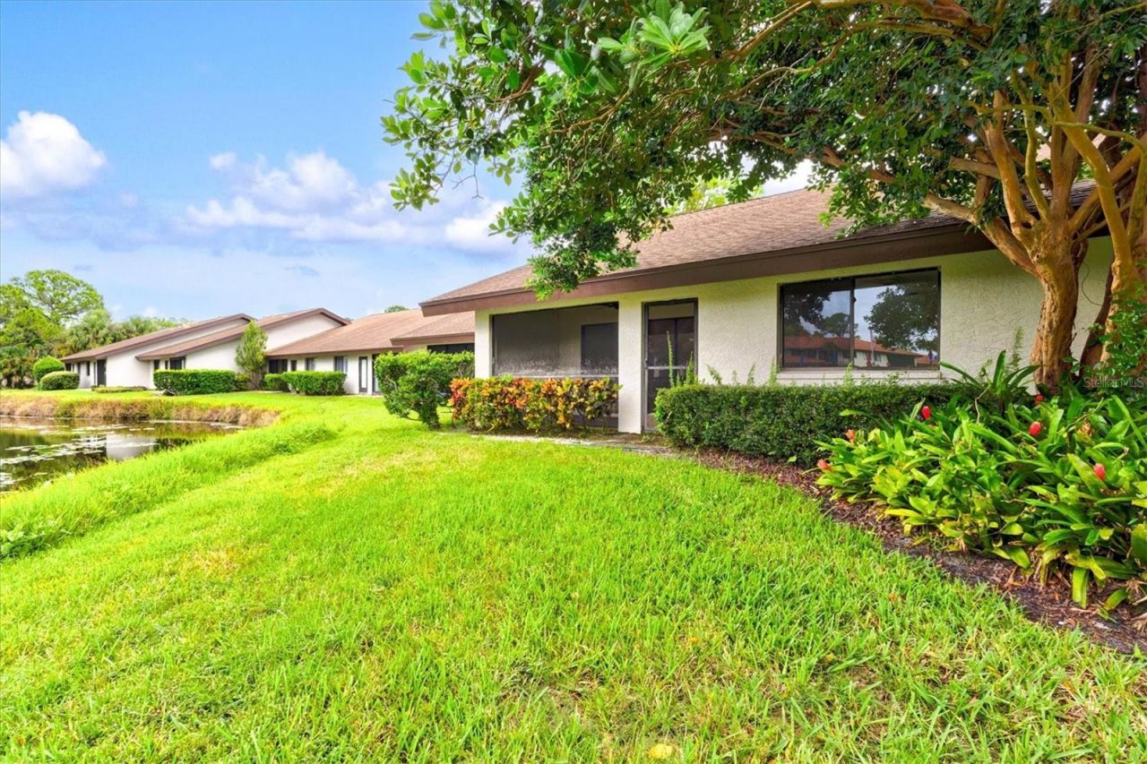 3118 Windrush Bourne, Unit 8, Sarasota, FL 34235 Photo