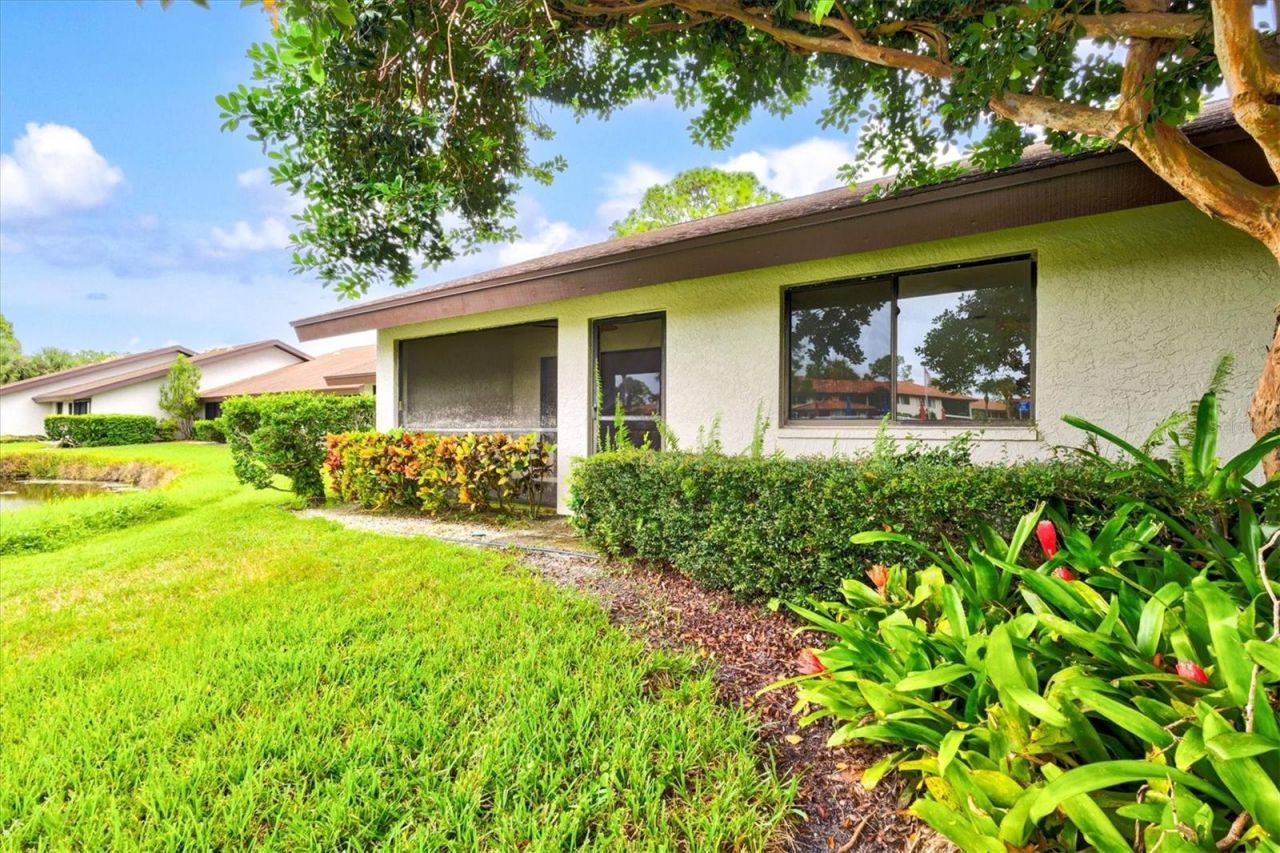 3118 Windrush Bourne, Unit 8, Sarasota, FL 34235 Photo