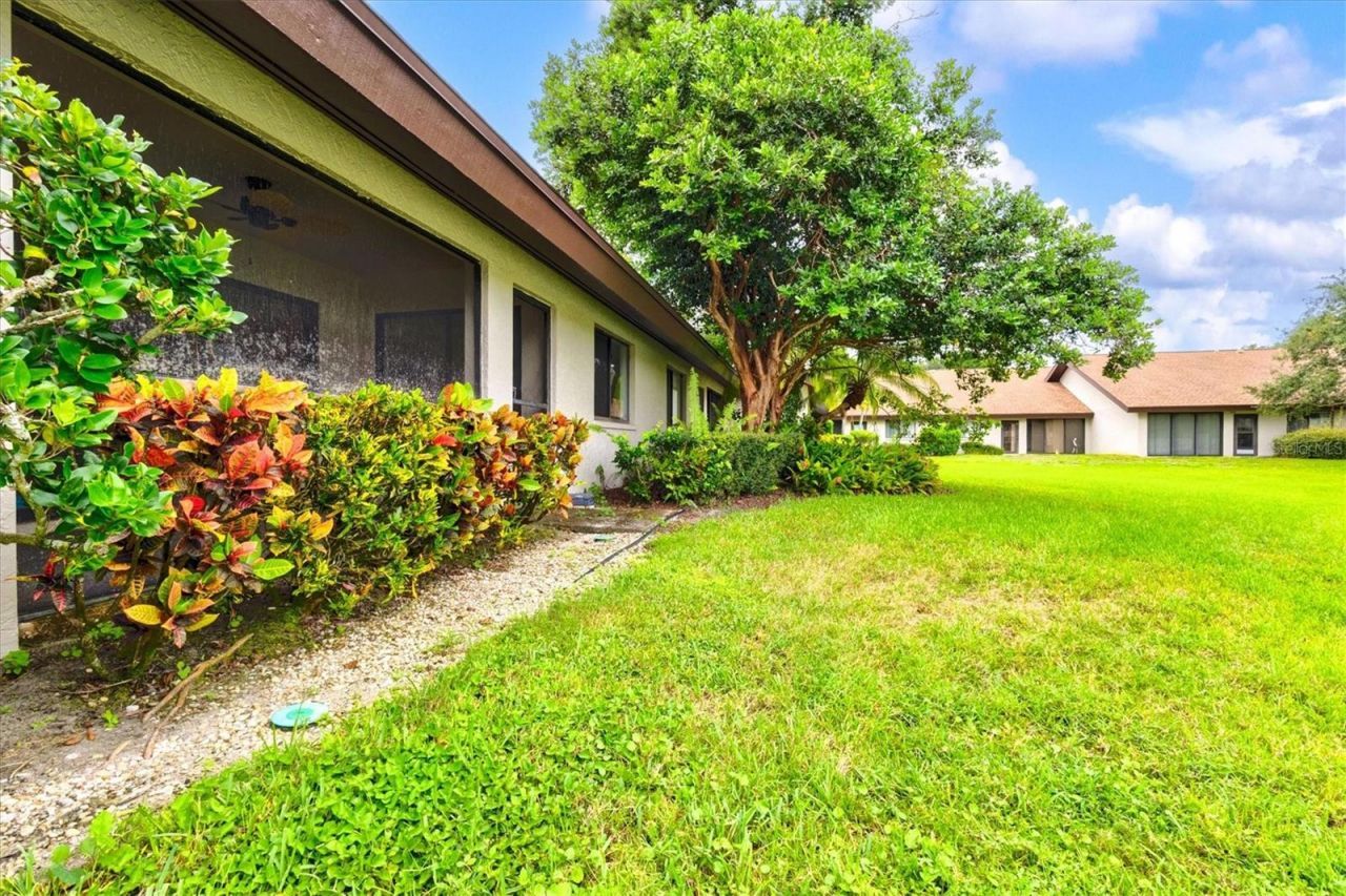 3118 Windrush Bourne, Unit 8, Sarasota, FL 34235 Photo