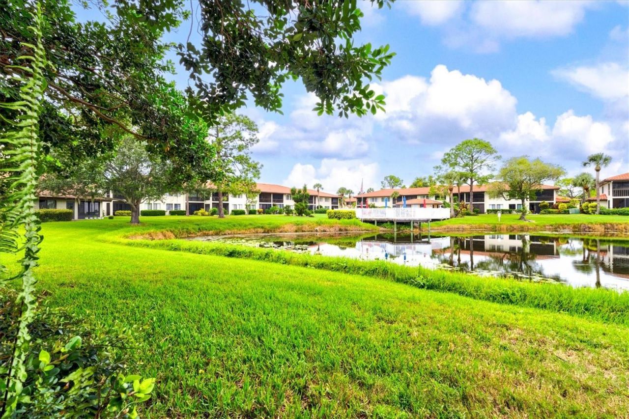 3118 Windrush Bourne, Unit 8, Sarasota, FL 34235 Photo