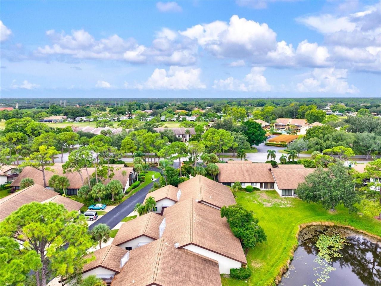 3118 Windrush Bourne, Unit 8, Sarasota, FL 34235 Photo