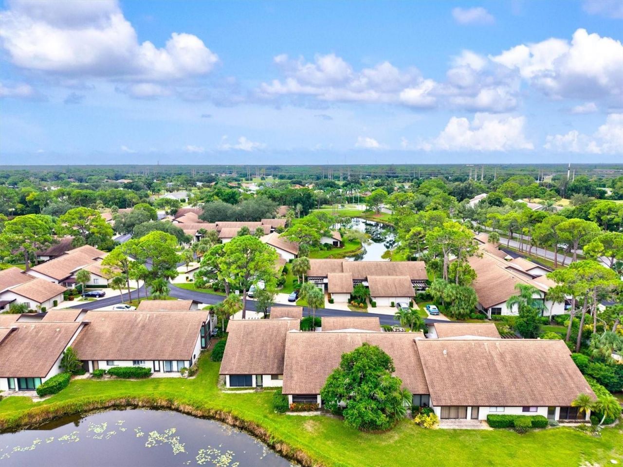 3118 Windrush Bourne, Unit 8, Sarasota, FL 34235 Photo