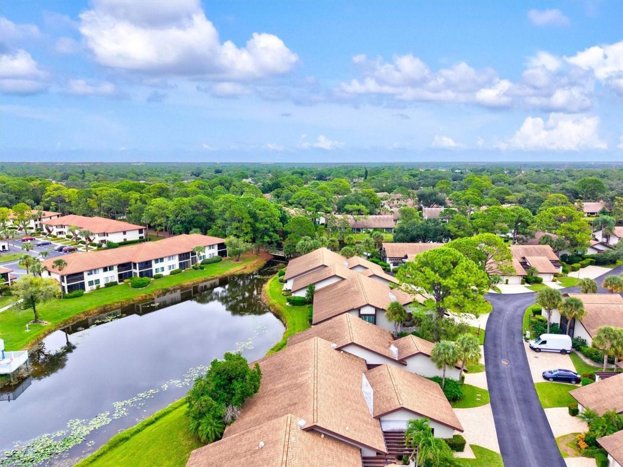 3118 Windrush Bourne, Unit 8, Sarasota, FL 34235 Photo
