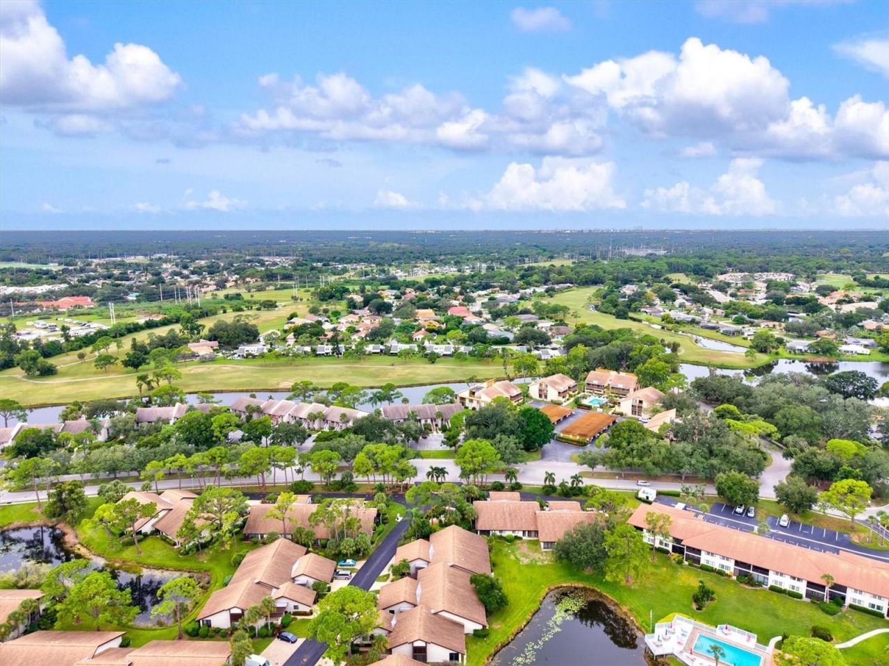 3118 Windrush Bourne, Unit 8, Sarasota, FL 34235 Photo
