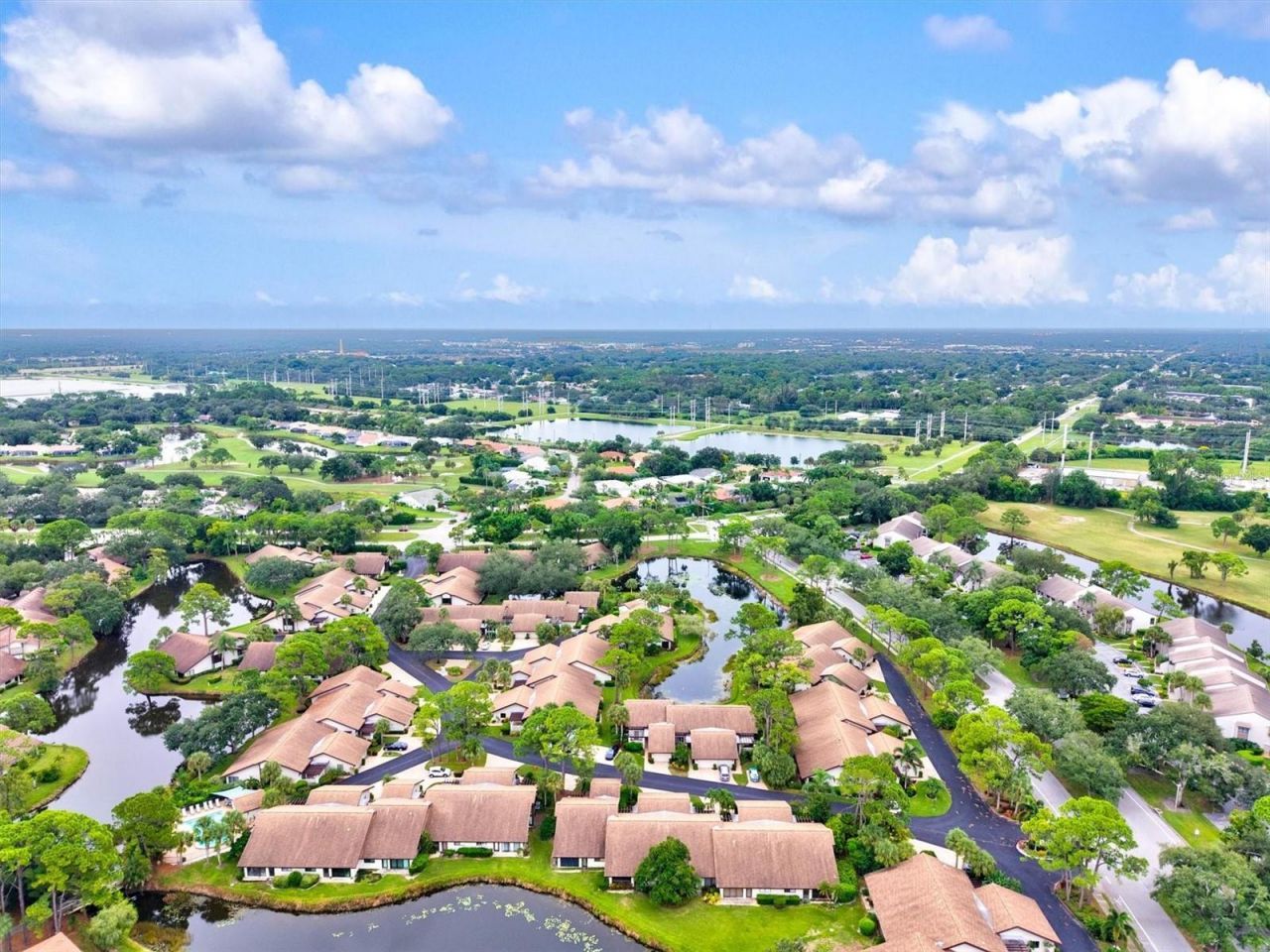 3118 Windrush Bourne, Unit 8, Sarasota, FL 34235 Photo