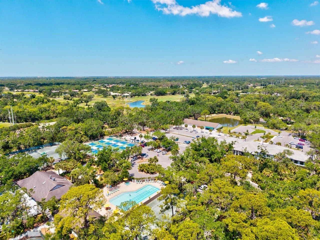 3118 Windrush Bourne, Unit 8, Sarasota, FL 34235 Photo