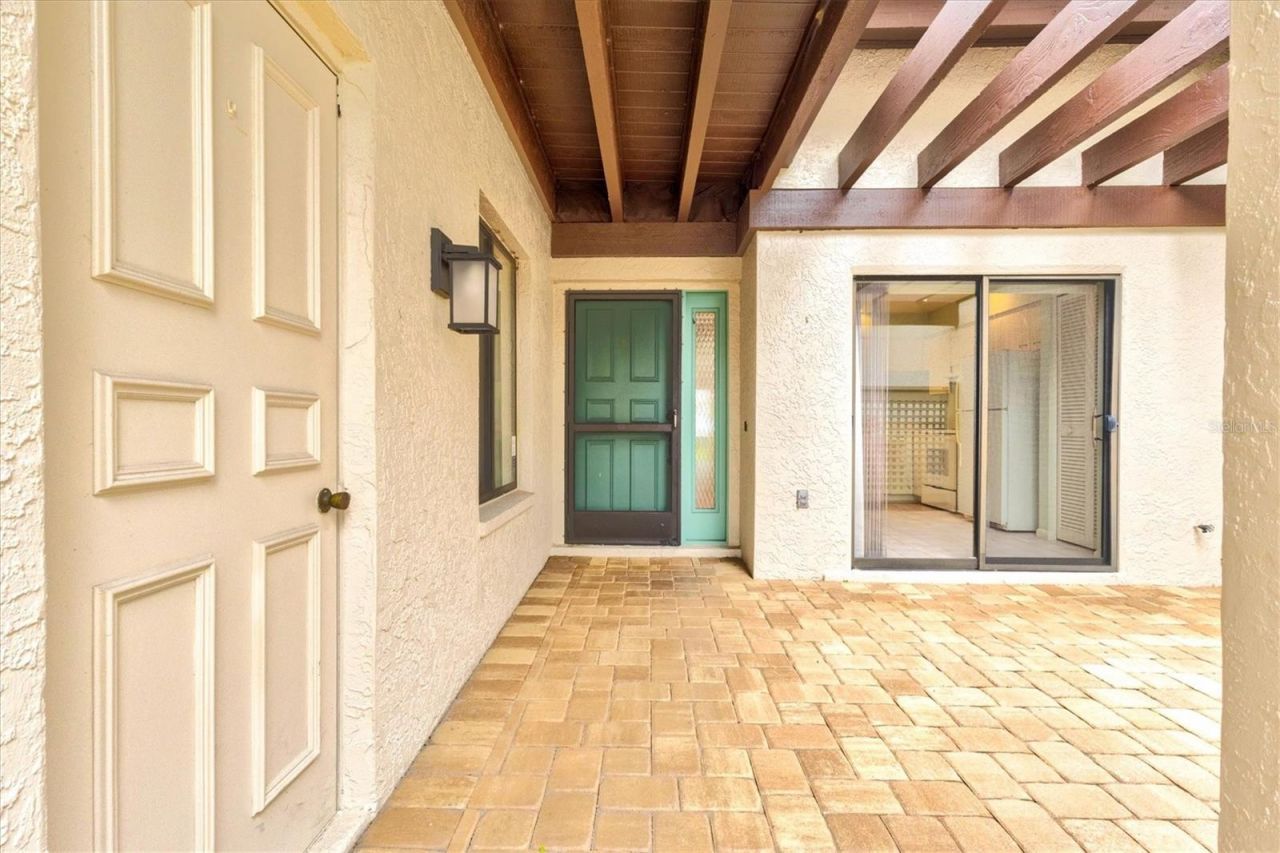 3118 Windrush Bourne, Unit 8, Sarasota, FL 34235 Photo