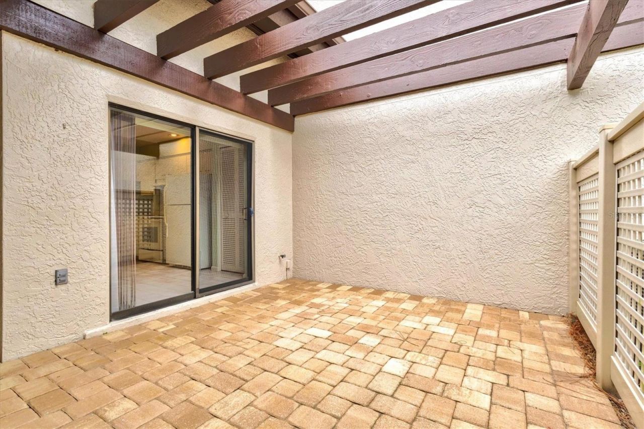 3118 Windrush Bourne, Unit 8, Sarasota, FL 34235 Photo