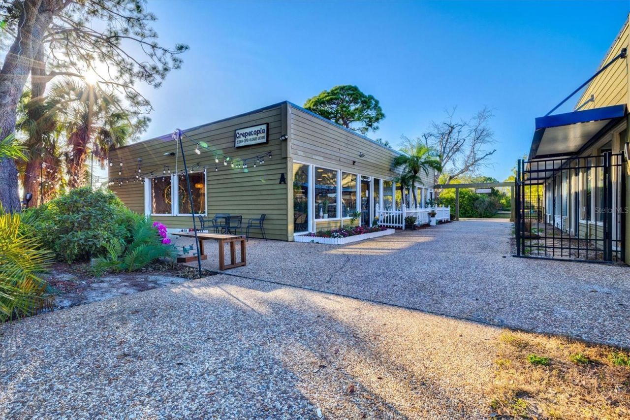 3118 Windrush Bourne, Unit 8, Sarasota, FL 34235 Photo