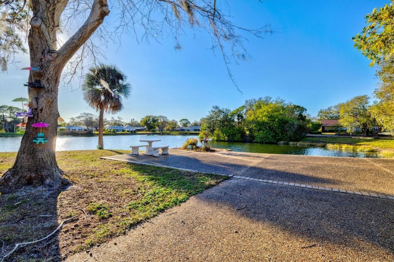 3118 Windrush Bourne, Unit 8, Sarasota, FL 34235 Photo