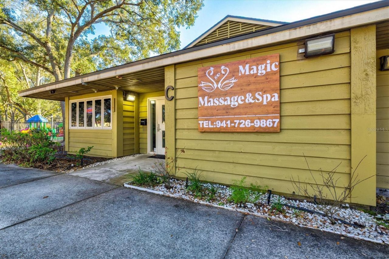 3118 Windrush Bourne, Unit 8, Sarasota, FL 34235 Photo