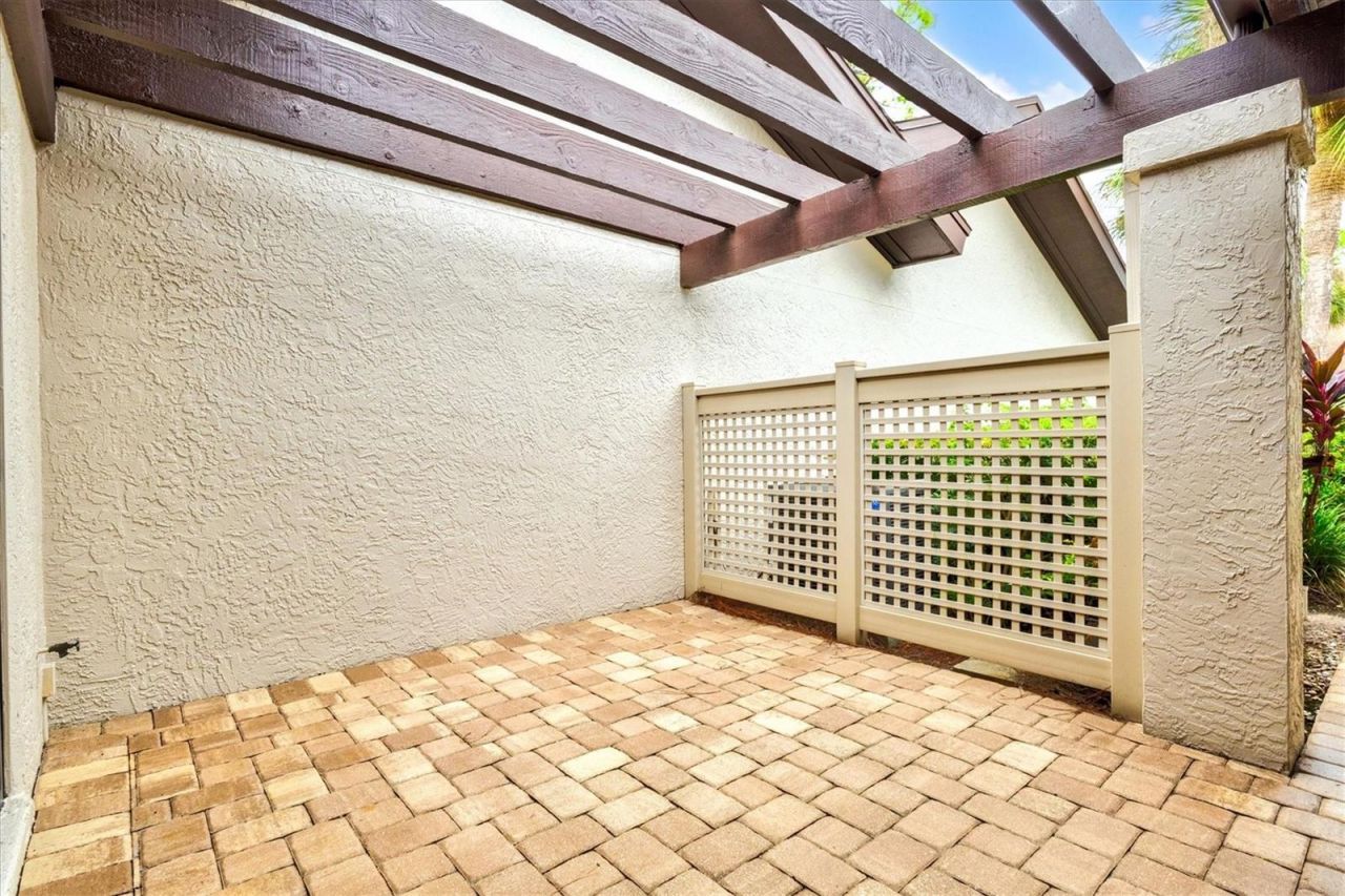 3118 Windrush Bourne, Unit 8, Sarasota, FL 34235 Photo