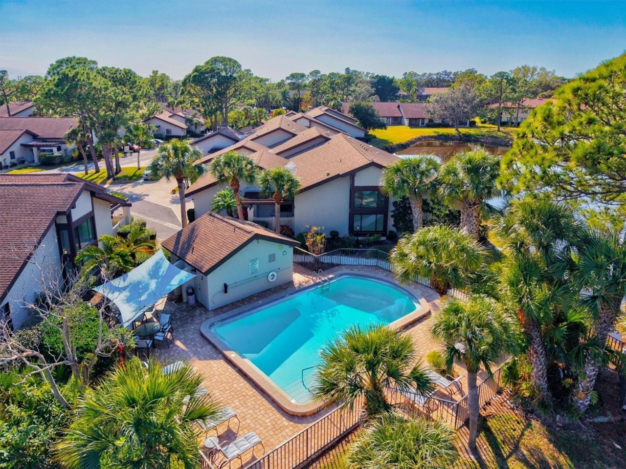 3118 Windrush Bourne, Unit 8, Sarasota, FL 34235 Photo