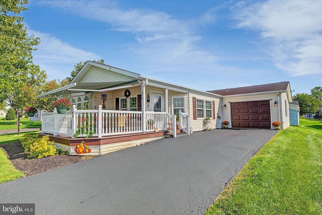 316 BLACKBERRY CIRCLE , NEW HOPE, PA 18938