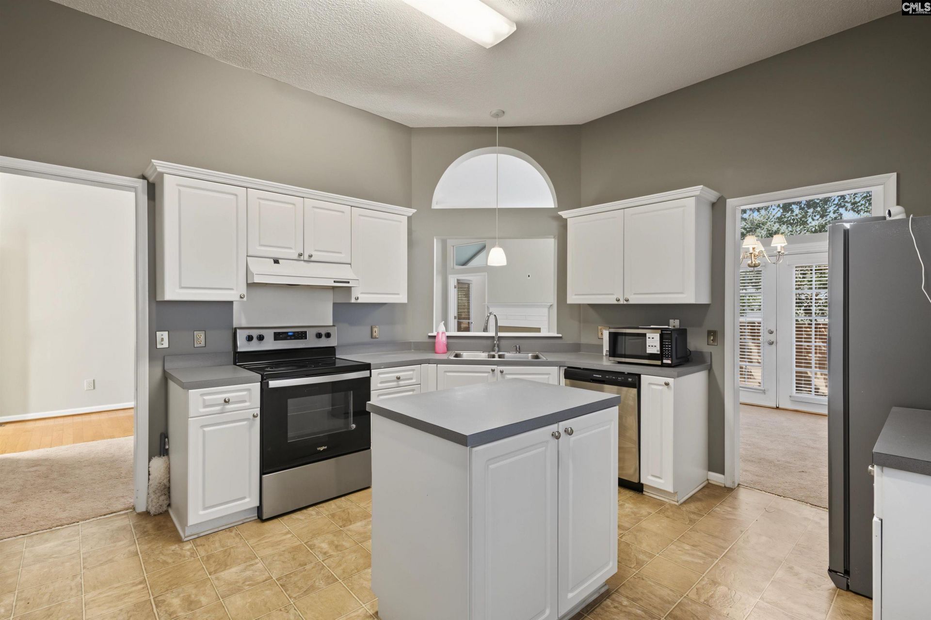 112 Chippenham Circle  Photo 12